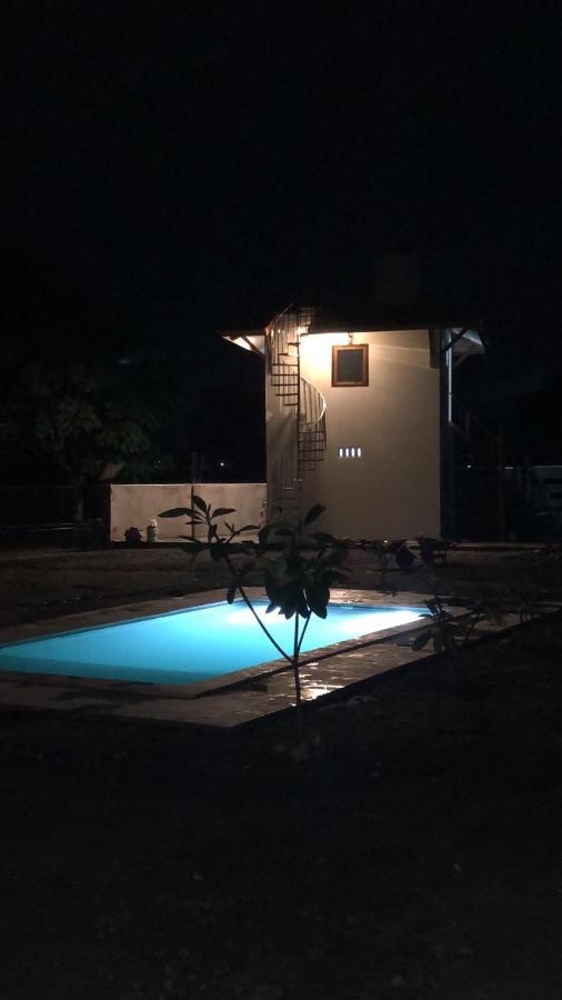 Outside Bungalow Sekongkang Екстер'єр фото