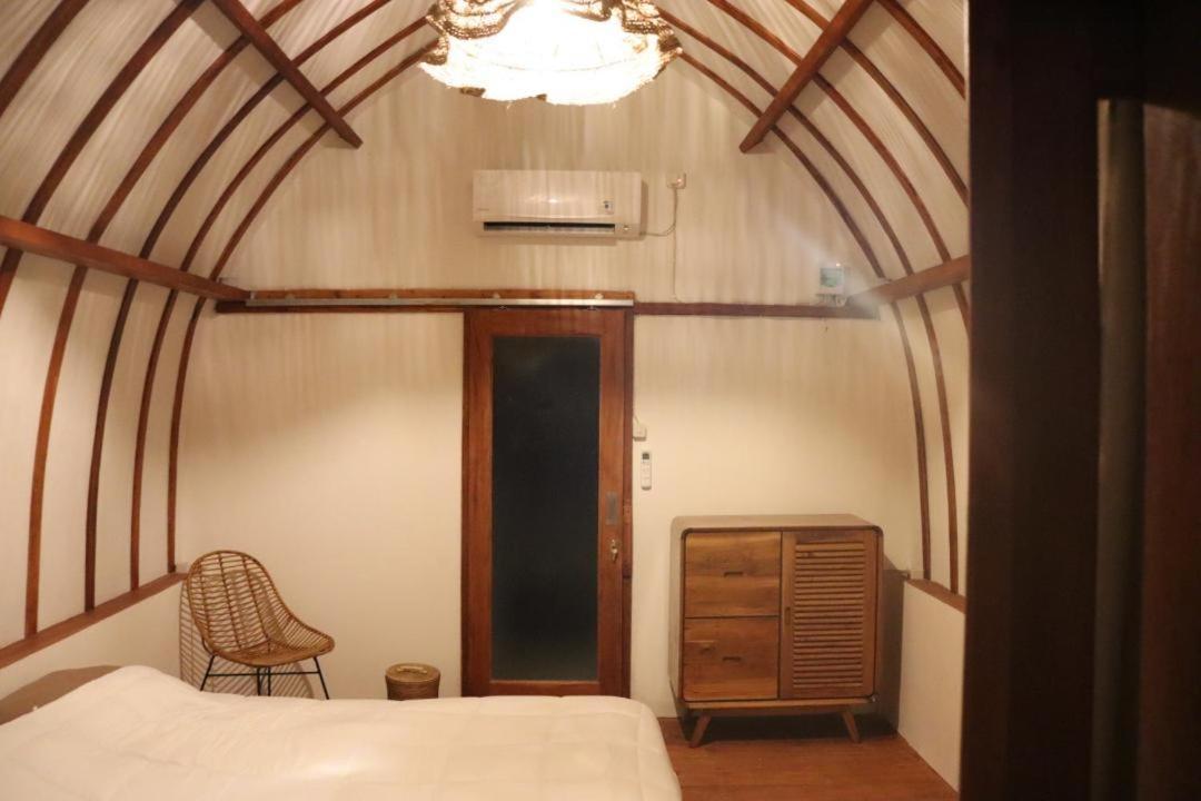 Outside Bungalow Sekongkang Екстер'єр фото