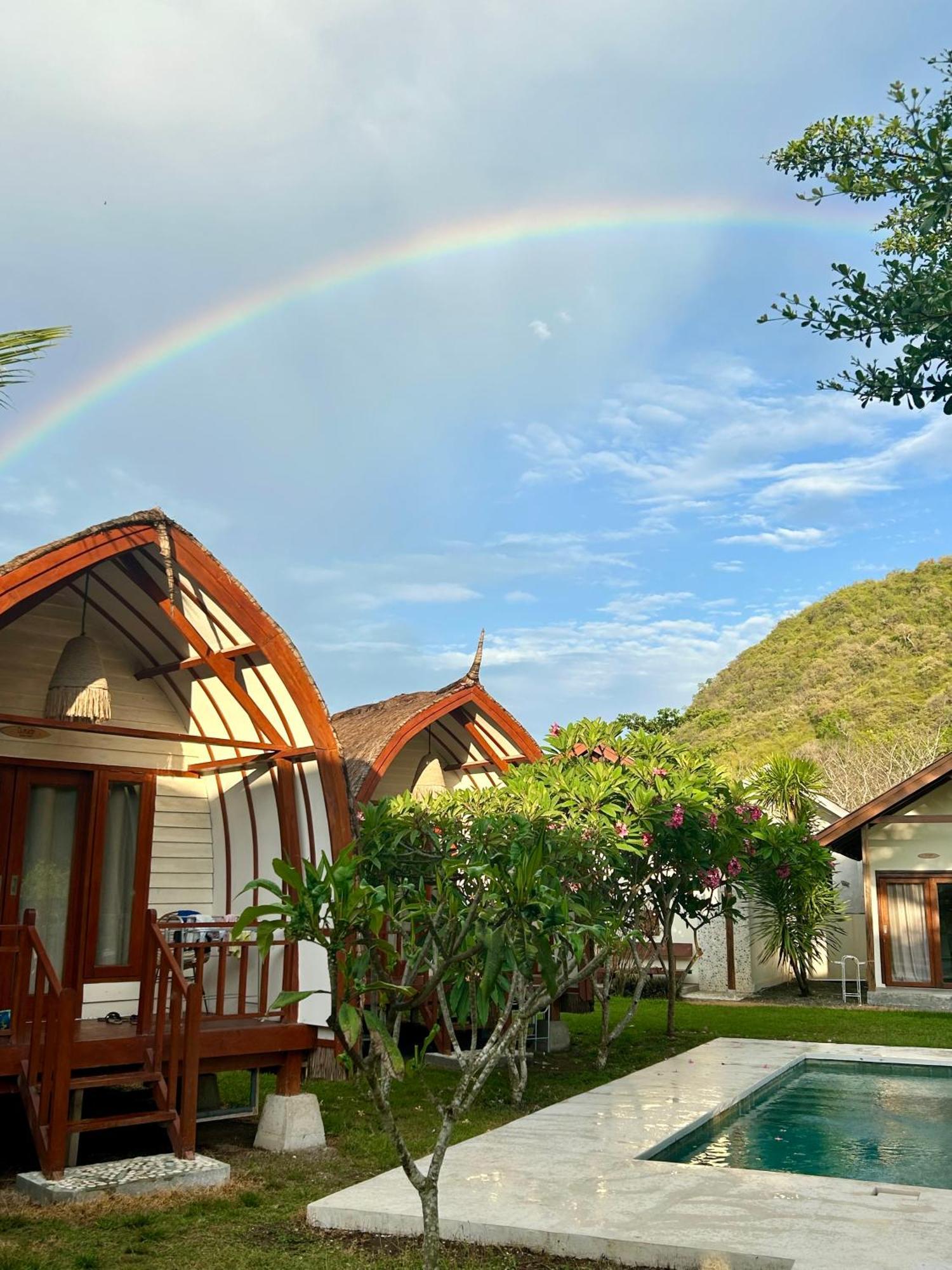 Outside Bungalow Sekongkang Екстер'єр фото